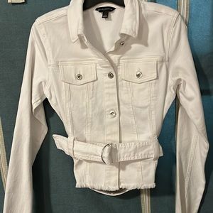 Rock and republic white jean jacket with belt size extra small
